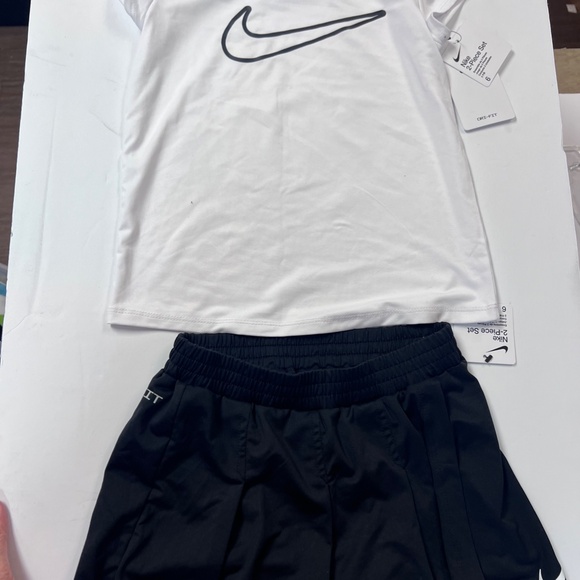 NIKE GIRLS 2-PIECE ALL DAY SKORT SET SIZE 6 - Picture 3 of 8